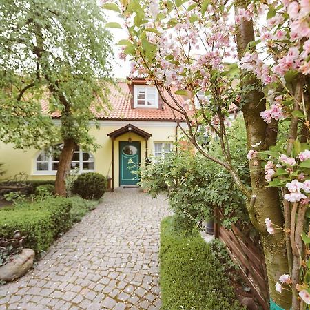 The Secret Garden Boutique B&B Vilnius Exterior foto