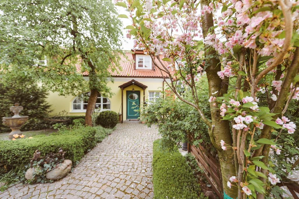 The Secret Garden Boutique B&B Vilnius Exterior foto